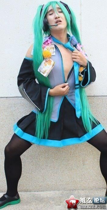 神一般的初音Cos，这会在心里留下阴影的！.jpg