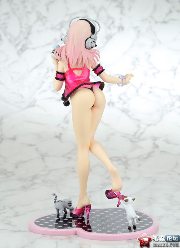 FIG-MOE-6886_02.jpg