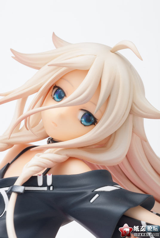 FIG-MOE-7177_04.jpg