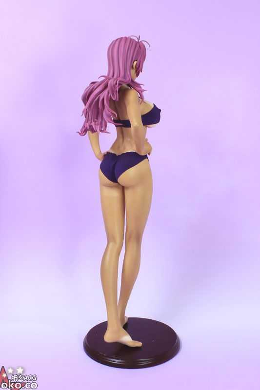 FIG-MOE-9205_02.jpg
