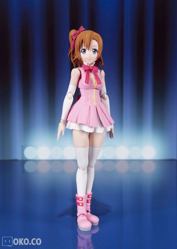 FIGURE-008121_04.jpg