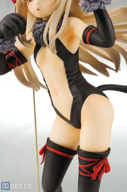 FIGURE-010194_08.jpg
