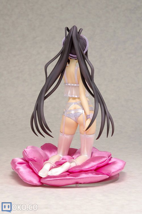 FIGURE-013105_02.jpg