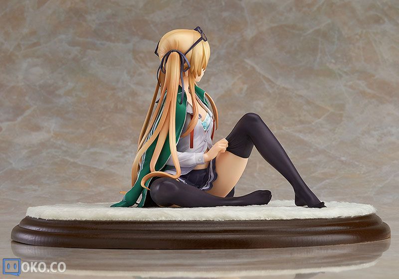 FIGURE-013700_04 (1).jpg